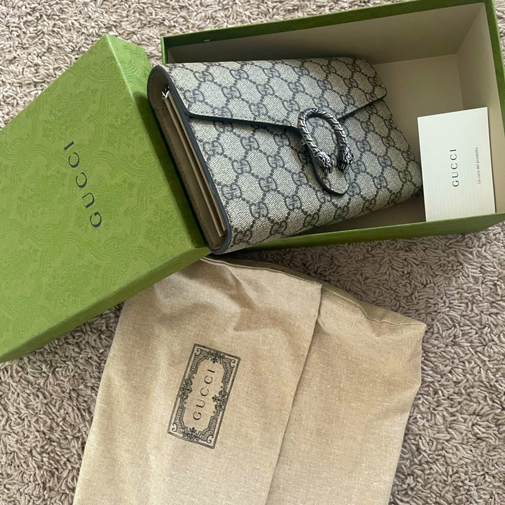 Gucci DIONYSUS GG SUPREME CHAIN WALLET